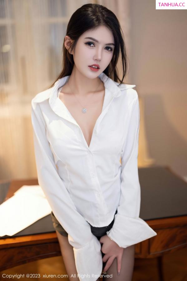 媛媛酱  [XiuRen]高清写真图 2023.01.12 No.6125 媛媛酱belle 短裙丝袜第27张图片